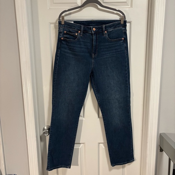 GAP Classic Straight High Rise - Picture 2 of 6